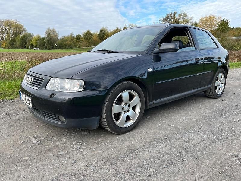 Schwarz Gebraucht 2002 Audi A3 Limousine | 1.199 € (Fairer Preis) - Bild 1/4