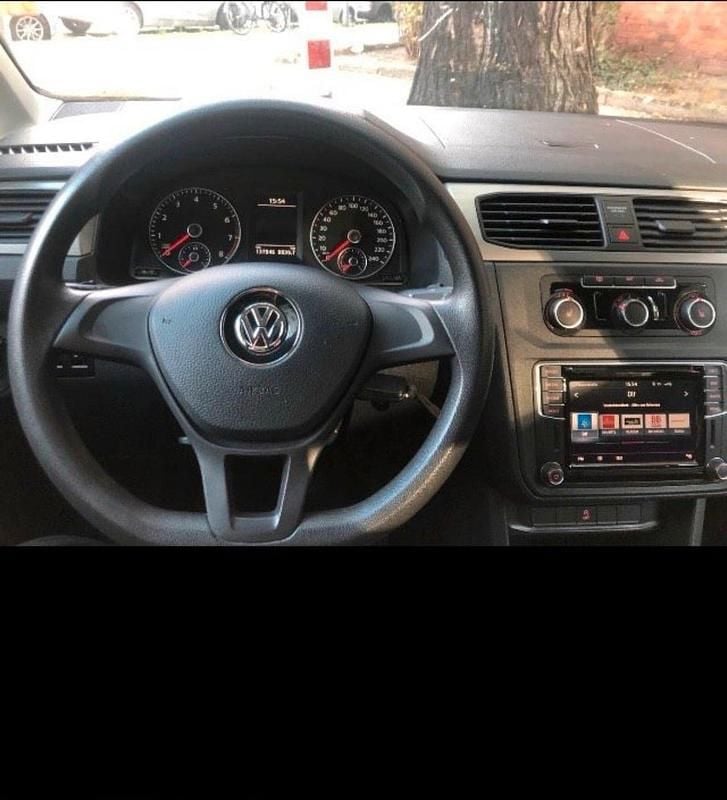 Second-hand VW Caddy 102 CP (75 kW) 2017 Alb Monovolum