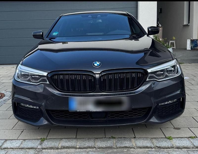 Grau Gebraucht 2018 BMW 520 M Sport Kombi | 22.700 € (Teuer) - Bild 1/4