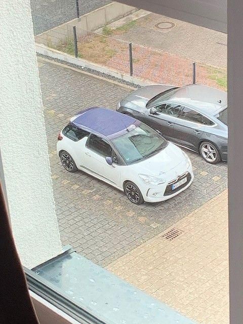Weiß Gebraucht 2013 Citroën DS3 Cabriolet So Chic Cabrio | 5.850 € (Fairer Preis) - Bild 1/4