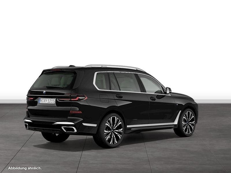 Gebraucht BMW X7 Executive 340 PS (250 kW) 2025 Black sapphire metallic SUV