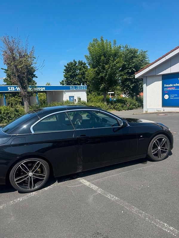 Gebraucht BMW 320 Cabriolet 170 PS (125 kW) 2007 Schwarz Cabrio