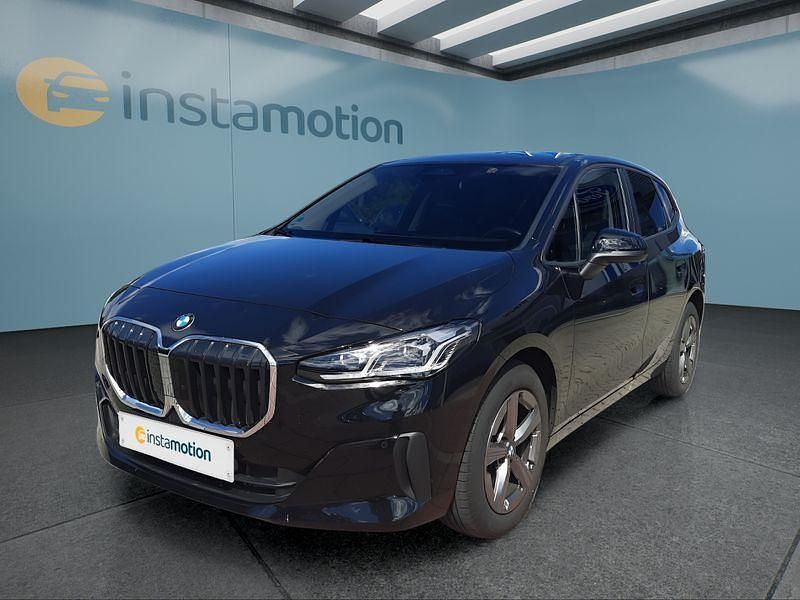Schwarz Gebraucht 2024 BMW 218 Active Tourer Van / Kleinbus | 27.199 € (Superpreis) - Bild 1/4