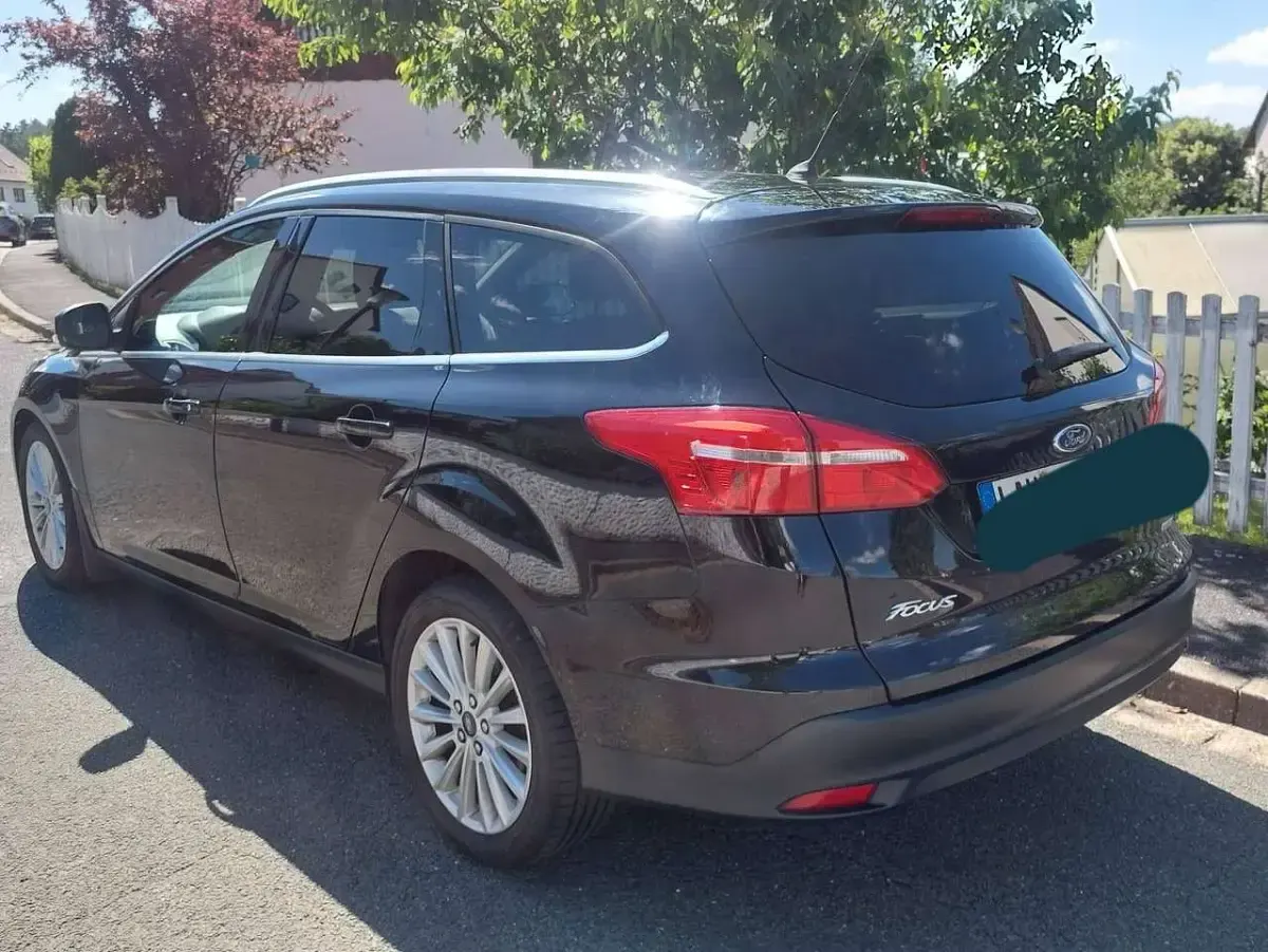 Gebraucht Ford Focus Trend 125 PS (91 kW) 2014 Schwarz Kombi