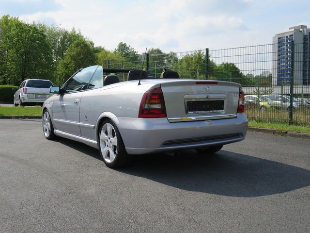 Gebraucht Opel Astra Cabriolet 200 PS (147 kW) 2002 Silber metallic Cabrio