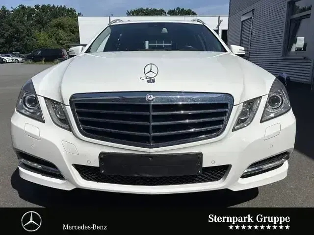 Gebraucht Mercedes E200 Avantgarde 184 PS (135 kW) 2012 Weiß Limousine