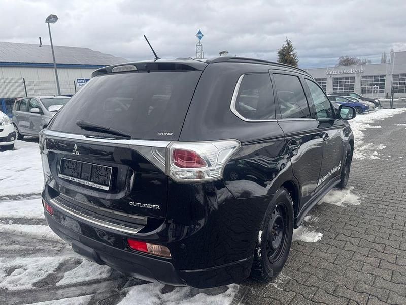 Gebraucht Mitsubishi Outlander Invite 150 PS (110 kW) 2013 Schwarz SUV