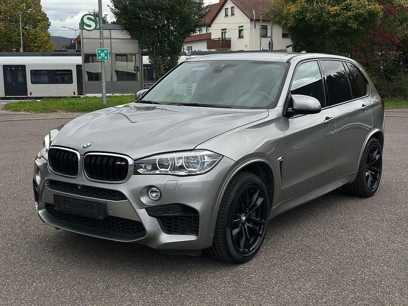 Grau Gebraucht 2018 BMW X5 M Performance SUV | 32.999 € - Bild 1/4