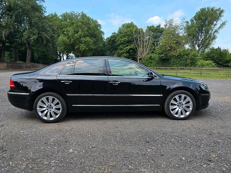 Second-hand VW Phaeton 239 CP (175 kW) 2011 Negru Berlinǎ