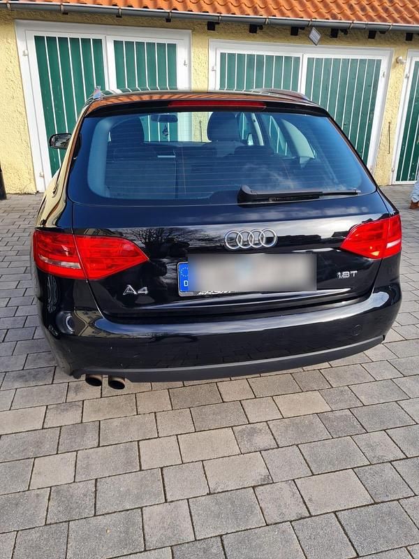 Gebraucht Audi A4 Attraction 128 PS (94 kW) 2009 Schwarz Kombi