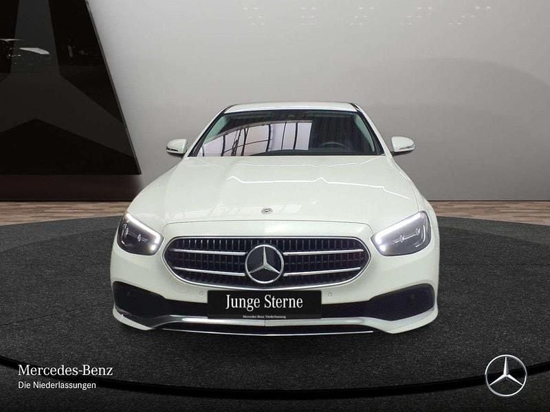 Gebraucht Mercedes E200 Avantgarde 197 PS (144 kW) 2023 Weiß Limousine