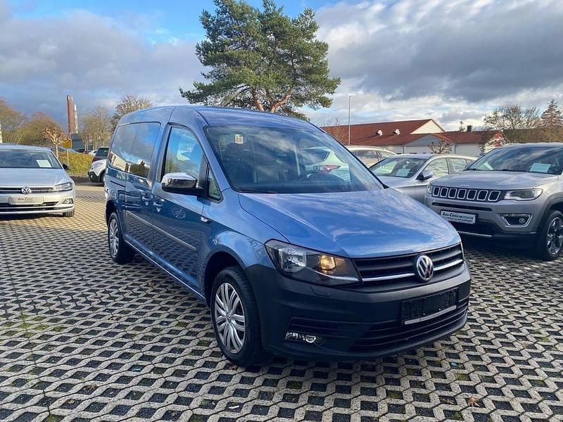 Acapulcoblau metallic Gebraucht 2018 VW Caddy Maxi Trendline Van / Kleinbus | 9.750 € - Bild 1/4