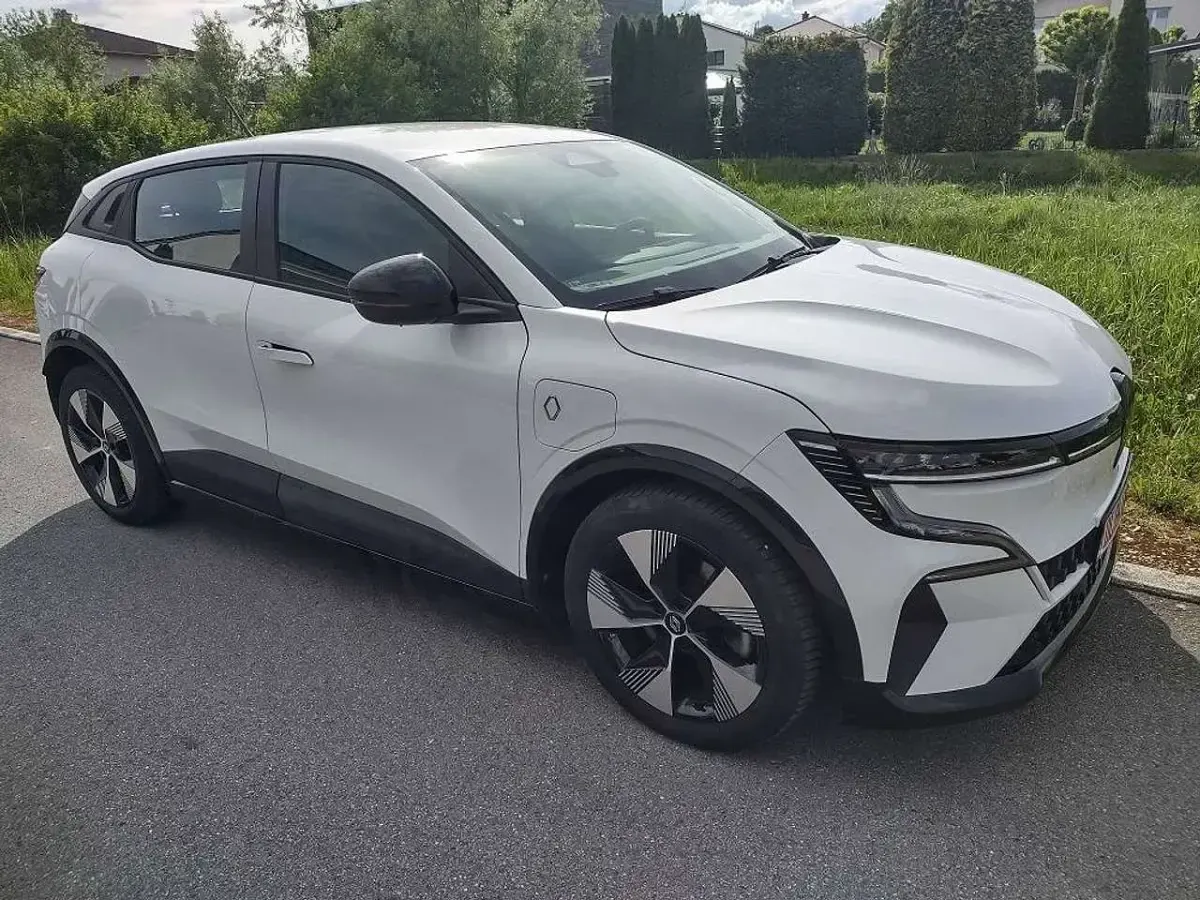 Gebraucht Renault Megane E-Tech Equilibre 96 kW (131 PS) 2023 Weiß Limousine
