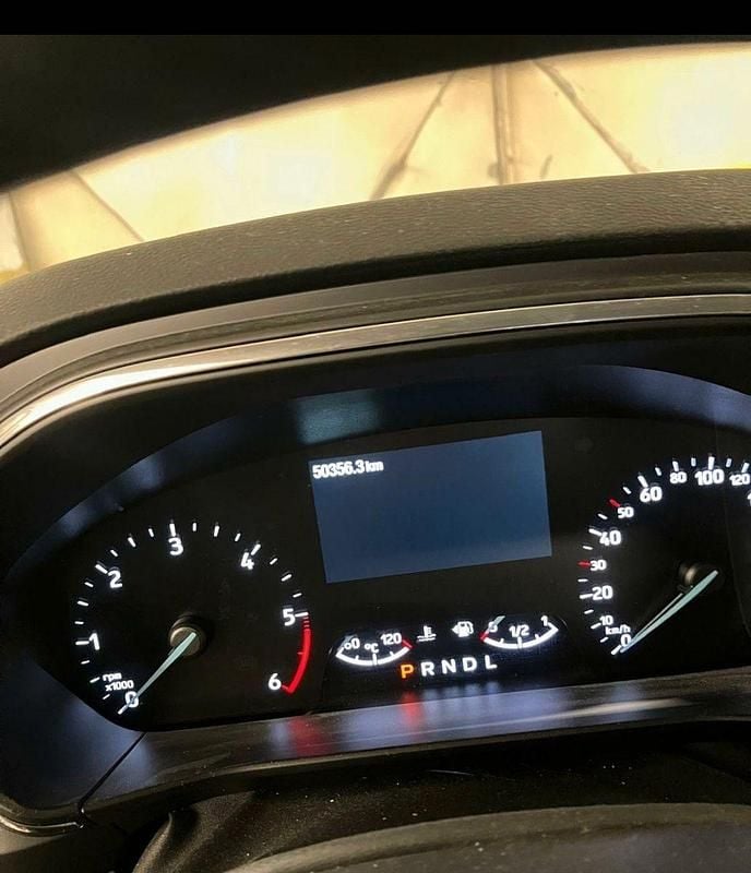 Grau Gebraucht 2024 Ford Focus Titanium Limousine | 17.000 € (Superpreis) - Bild 1/4