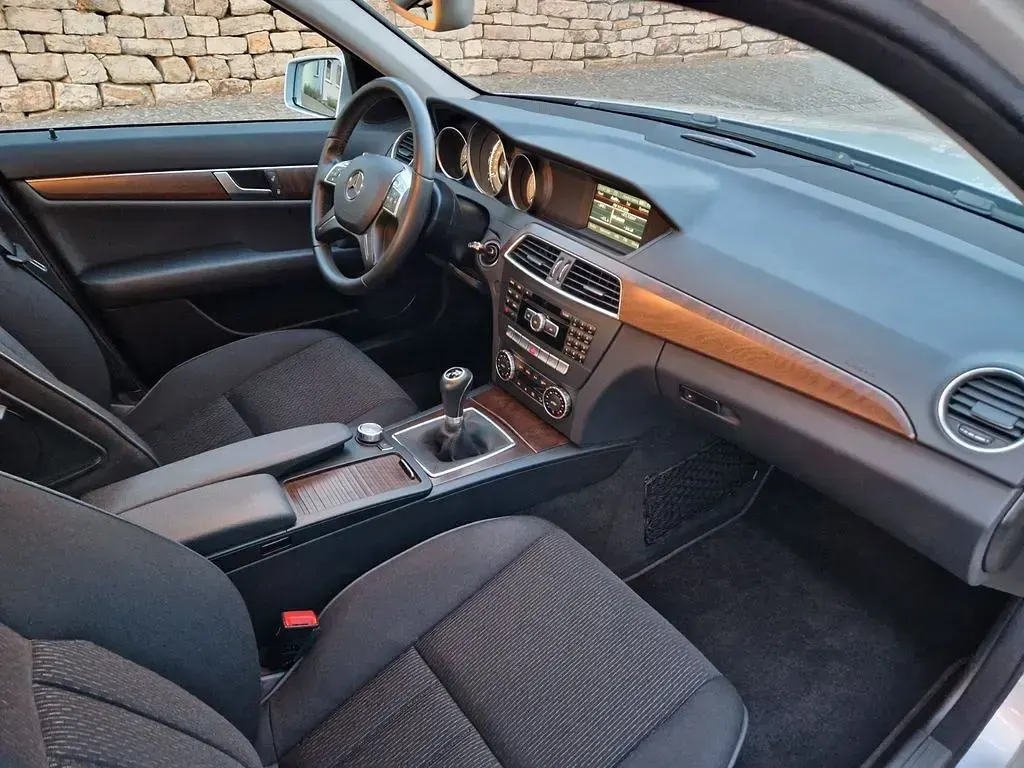Gebraucht Mercedes C200 Elegance 136 PS (100 kW) 2013 Silber Limousine