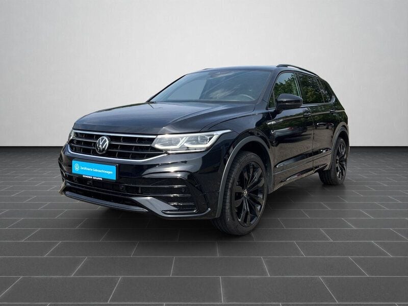 Deep black perleffekt (metallic) Gebraucht 2022 VW Tiguan Allspace Style SUV | 36.900 € (Fairer Preis) - Bild 1/4