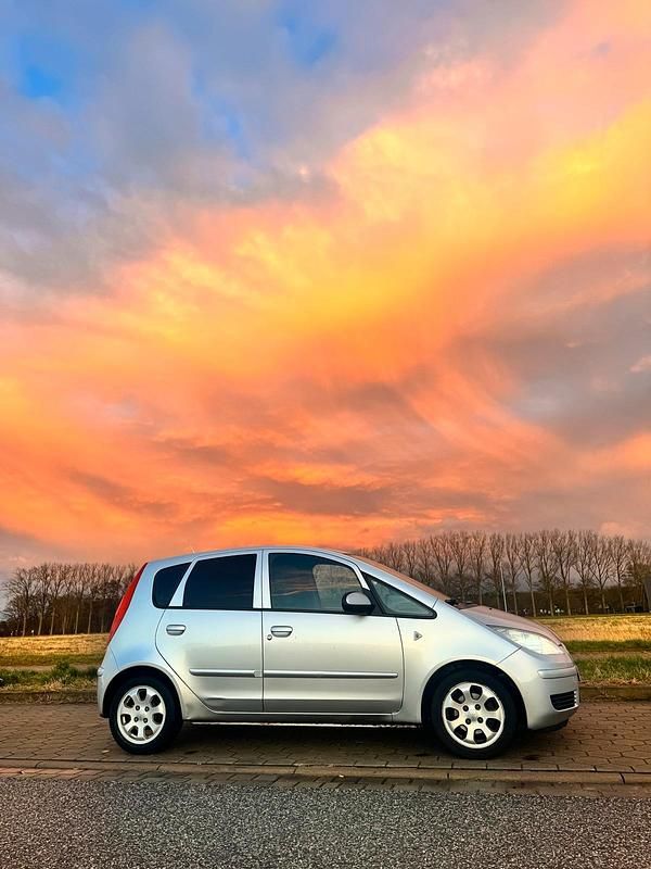 Gebraucht Mitsubishi Colt 95 PS (69 kW) 2007 Silber Kleinwagen