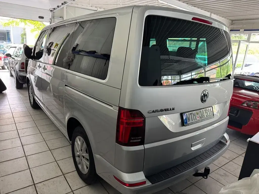 Gebraucht VW Caravelle Comfortline 150 PS (110 kW) 2019 Silber Van