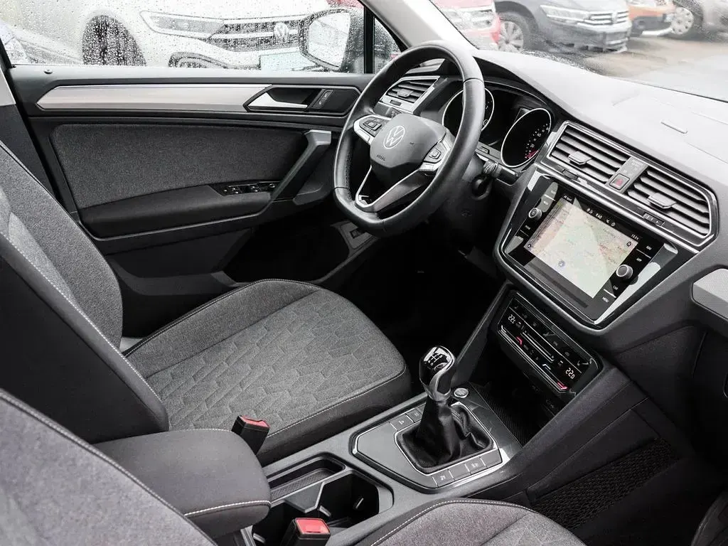 Gebraucht VW Tiguan Move 150 PS (110 kW) 2023 Delfingrau metallic SUV