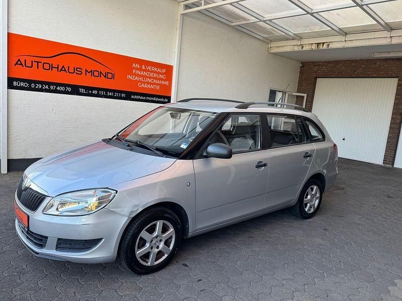 Silber Gebraucht 2010 Skoda Fabia Kombi | 2.800 € (Fairer Preis) - Bild 1/4