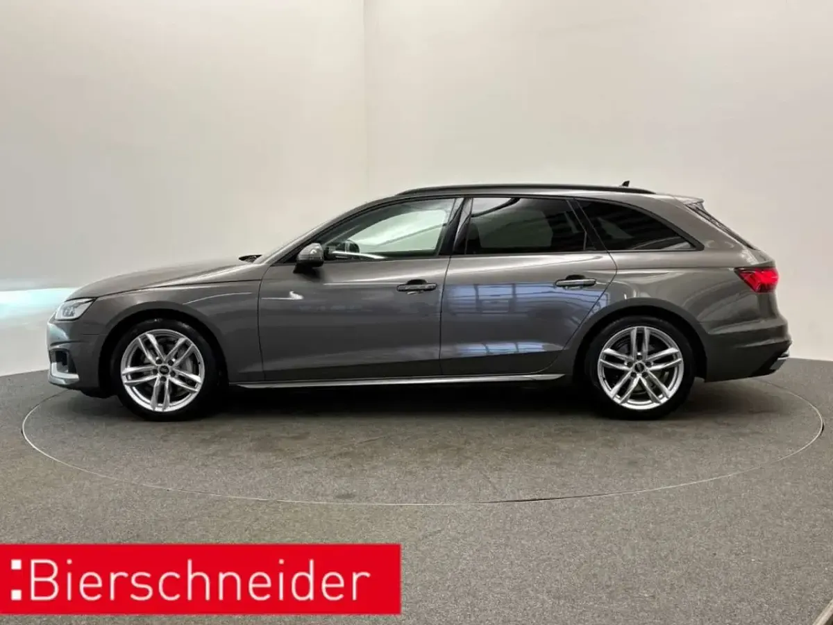 Używany Audi A4 Advanced 204 KM (150 kW) 2022 Szary Kombi