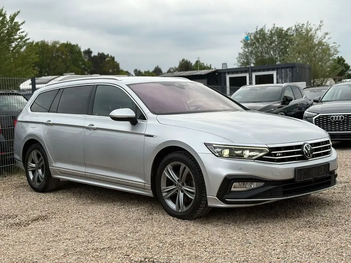 Second-hand VW Passat R-line 200 CP (147 kW) 2021 Argintiu Break