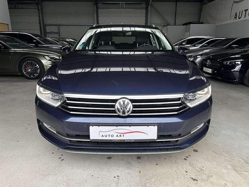 Gebraucht VW Passat Highline 179 PS (131 kW) 2015 Blau Kombi