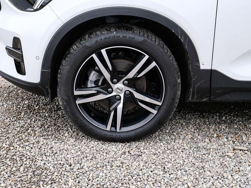 Gebraucht Volvo XC40 Plus 163 PS (119 kW) 2025 Crystal white / metallic SUV