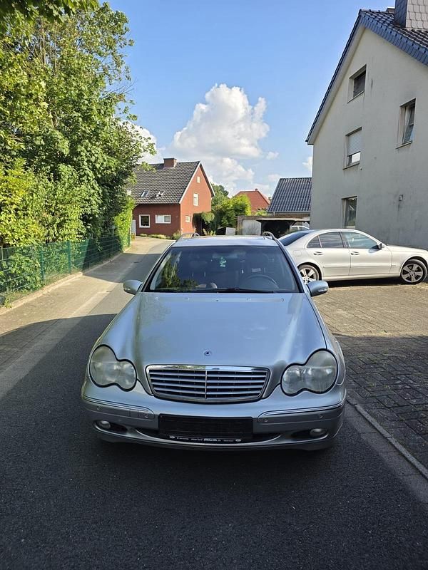 Silber Gebraucht 2003 Mercedes C180 Kombi | 1.150 € (Superpreis) - Bild 1/4