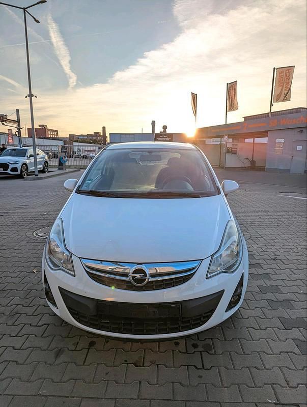 Weiß Gebraucht 2012 Opel Corsa Kleinwagen | 1.100 € (Superpreis) - Bild 1/4