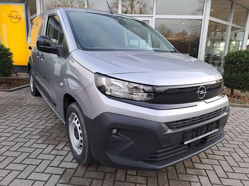 Neu Opel Combo Basis 131 PS (96 kW) 2025 Grau Kombi