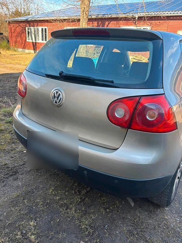 Gebraucht VW Golf V 115 PS (84 kW) 2005 Gold Kleinwagen