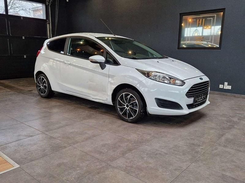 Second-hand Ford Fiesta 101 CP (74 kW) 2014 Alb Hatchback