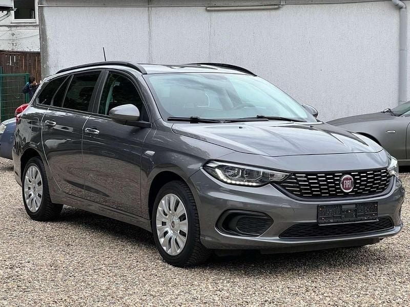 Grau Gebraucht 2018 Fiat Tipo Lounge Kombi | 8.990 € (Guter Preis) - Bild 1/4