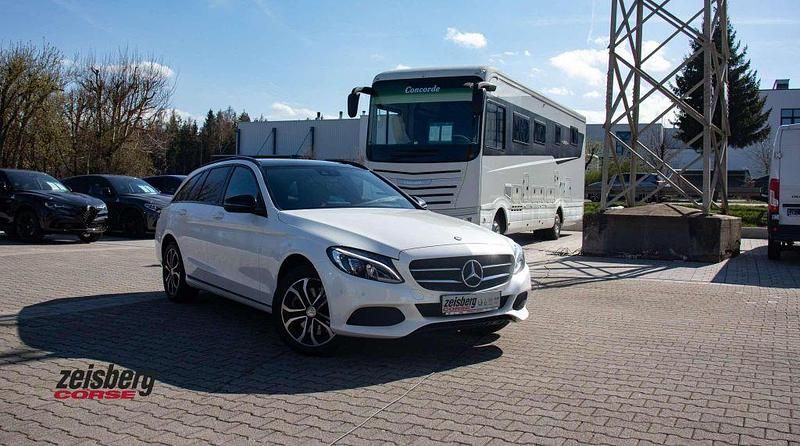 Gebraucht Mercedes C250 Night 204 PS (150 kW) 2016 Weiß Limousine