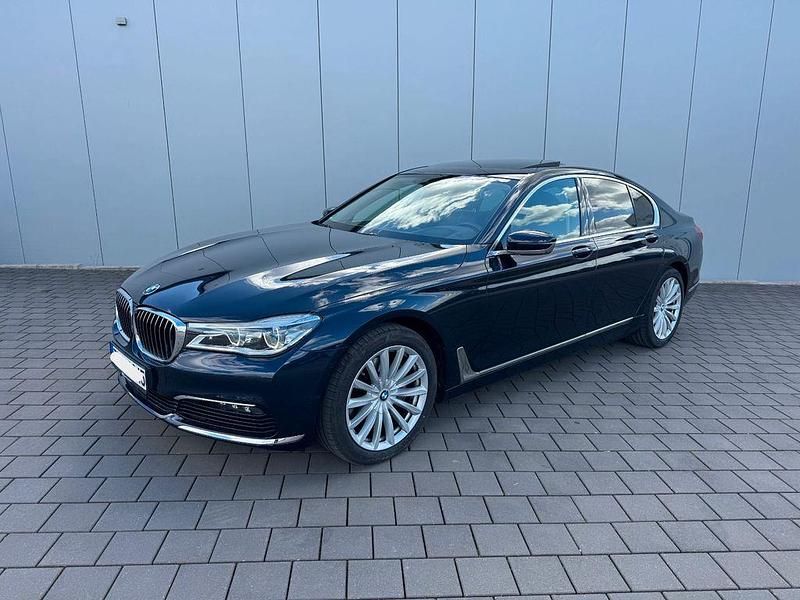 Gebraucht BMW 740 320 PS (235 kW) 2018 Blau Limousine