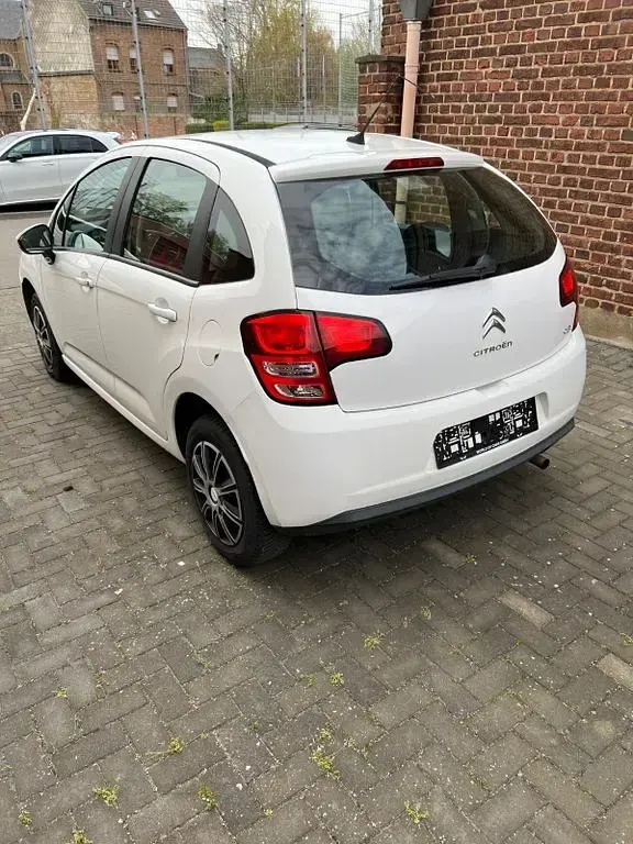 Gebraucht Citroën C3 60 PS (44 kW) 2012 Weiß Limousine