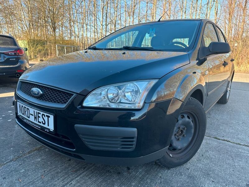 Gebraucht Ford Focus Trend 101 PS (74 kW) 2005 Schwarz Limousine