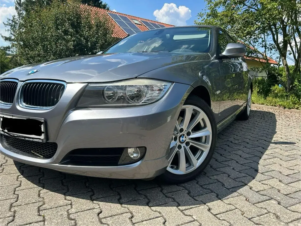 Gebraucht BMW 318 Comfort Edition 143 PS (105 kW) 2010 Grau Kombi