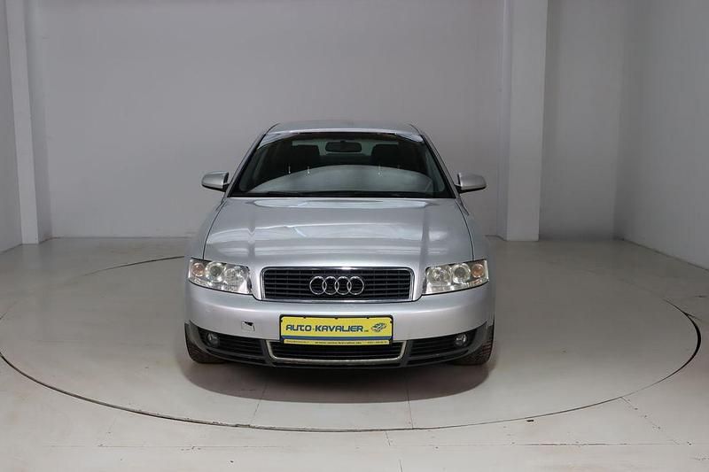 Gebraucht Audi A4 Comfort 102 PS (75 kW) 2001 Silber Limousine