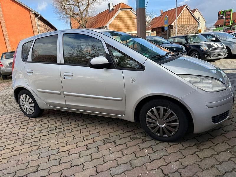 Gebraucht Mitsubishi Colt Motion 75 PS (55 kW) 2007 Silber Limousine