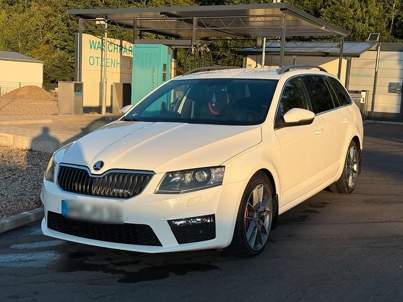 Weiß Gebraucht 2014 Skoda Octavia RS Kombi | 17.000 € - Bild 1/4