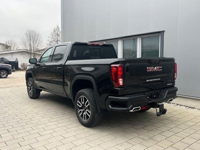 Neu GMC Sierra 439 PS (322 kW) 2025 Schwarz Pickup