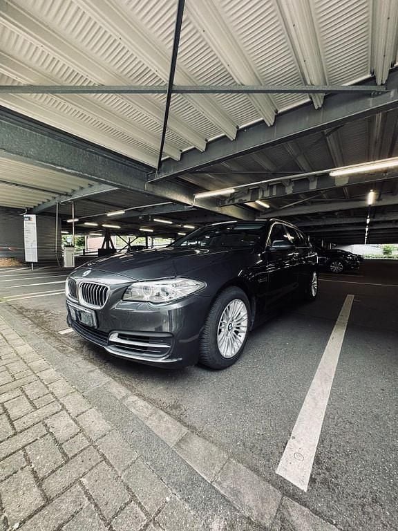 Grau Gebraucht 2015 BMW 525 Kombi | 15.000 € (Guter Preis) - Bild 1/4