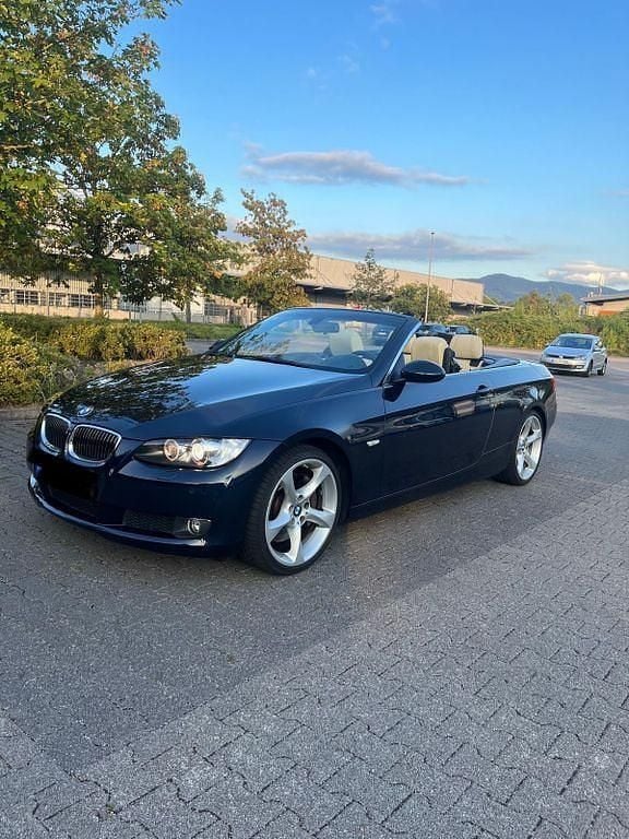 Blau Gebraucht 2007 BMW 330 Cabriolet Performance Cabrio | 15.800 € (Fairer Preis) - Bild 1/4