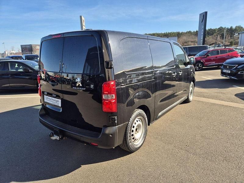 Gebraucht Peugeot Expert 102 PS (75 kW) 2021 Schwarz / perla nera schwarz (metallic) Van