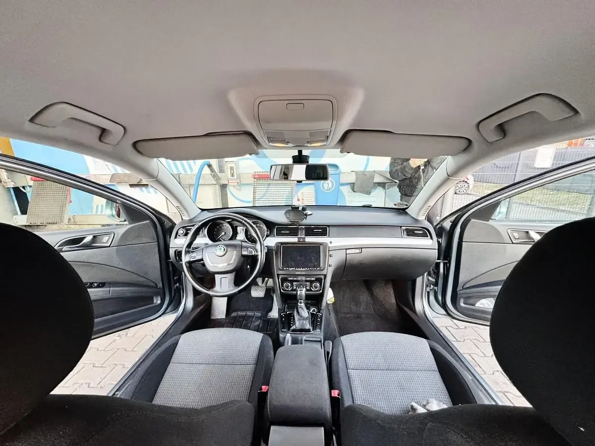 Gebraucht Skoda Superb 170 PS (125 kW) 2013 Grau Kombi