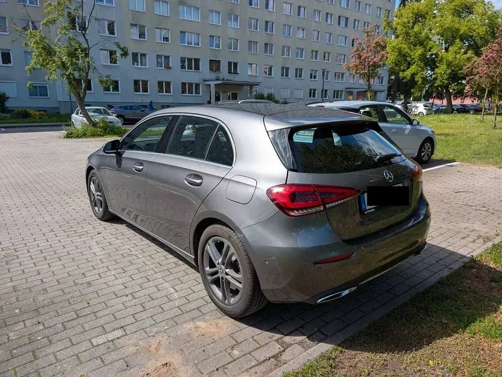 Gebraucht Mercedes A250 Progressive 224 PS (164 kW) 2018 Grau Limousine