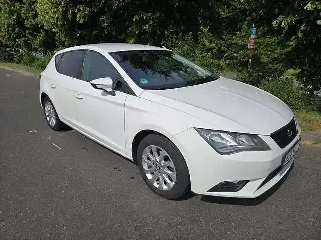 Gebraucht Seat Leon Style 110 PS (80 kW) 2016 "candy" weiss Kleinwagen