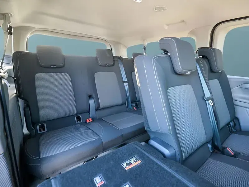 Second-hand VW Multivan 150 CP (110 kW) 2025 Gri Monovolum